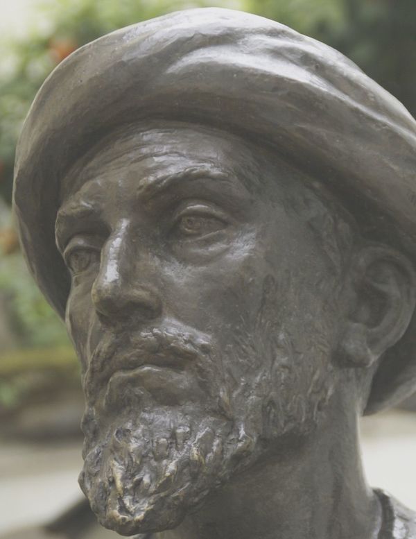 Maimonides Statue